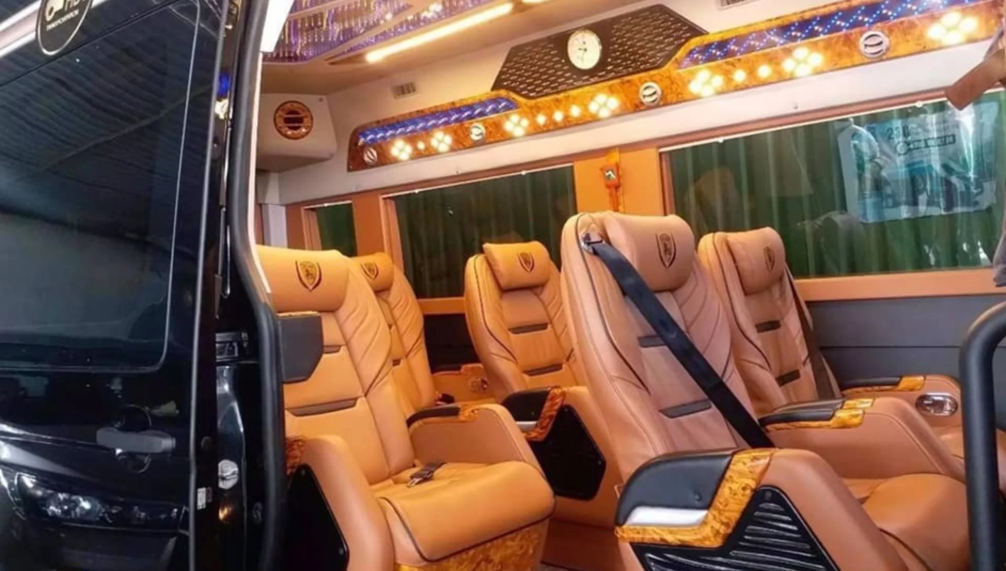 LIMOUSINE HOA MAI, TOÀN THẮNG, BẾN THÀNH